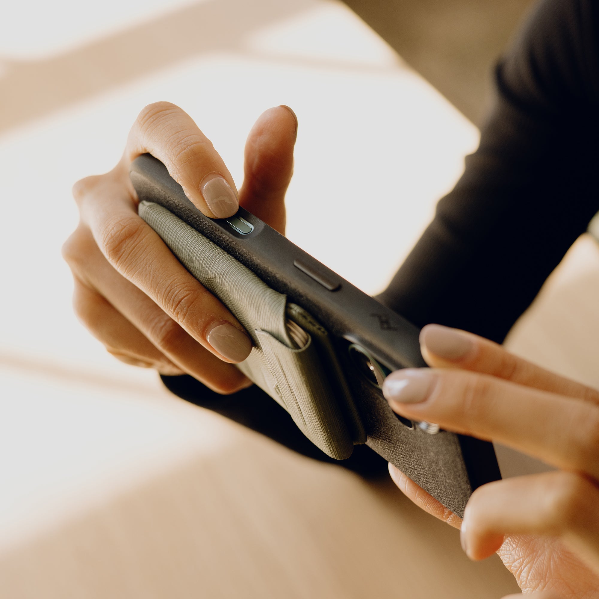 Everyday Case | iPhone 16 Plus Charcoal | BY PEAK DESIGN