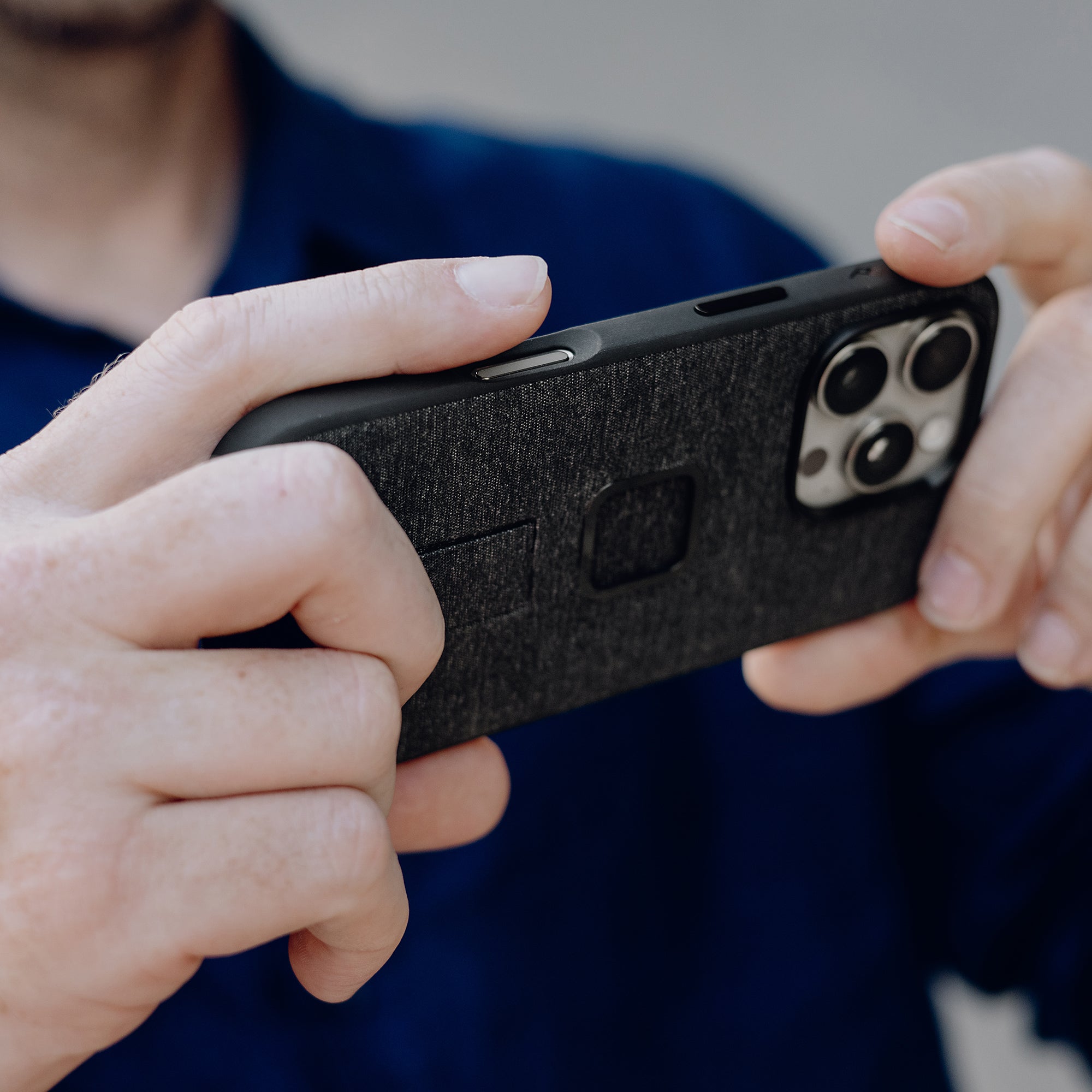 Everyday Loop Case | iPhone 16 Pro Max | Charcoal